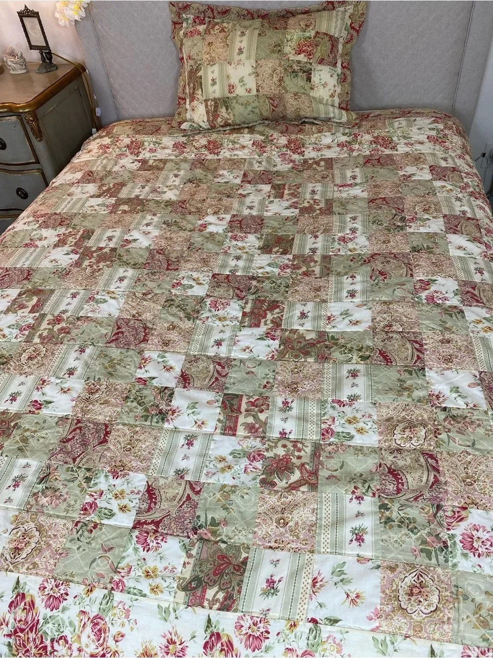 N/A vintage comforter